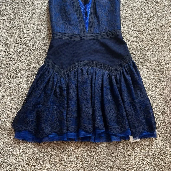 Three Floor Dress - Picture 3 of 7